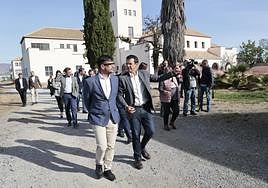 El alcalde, este jueves, junto a representantes del Círculo Tecnológico en Cetarsa.