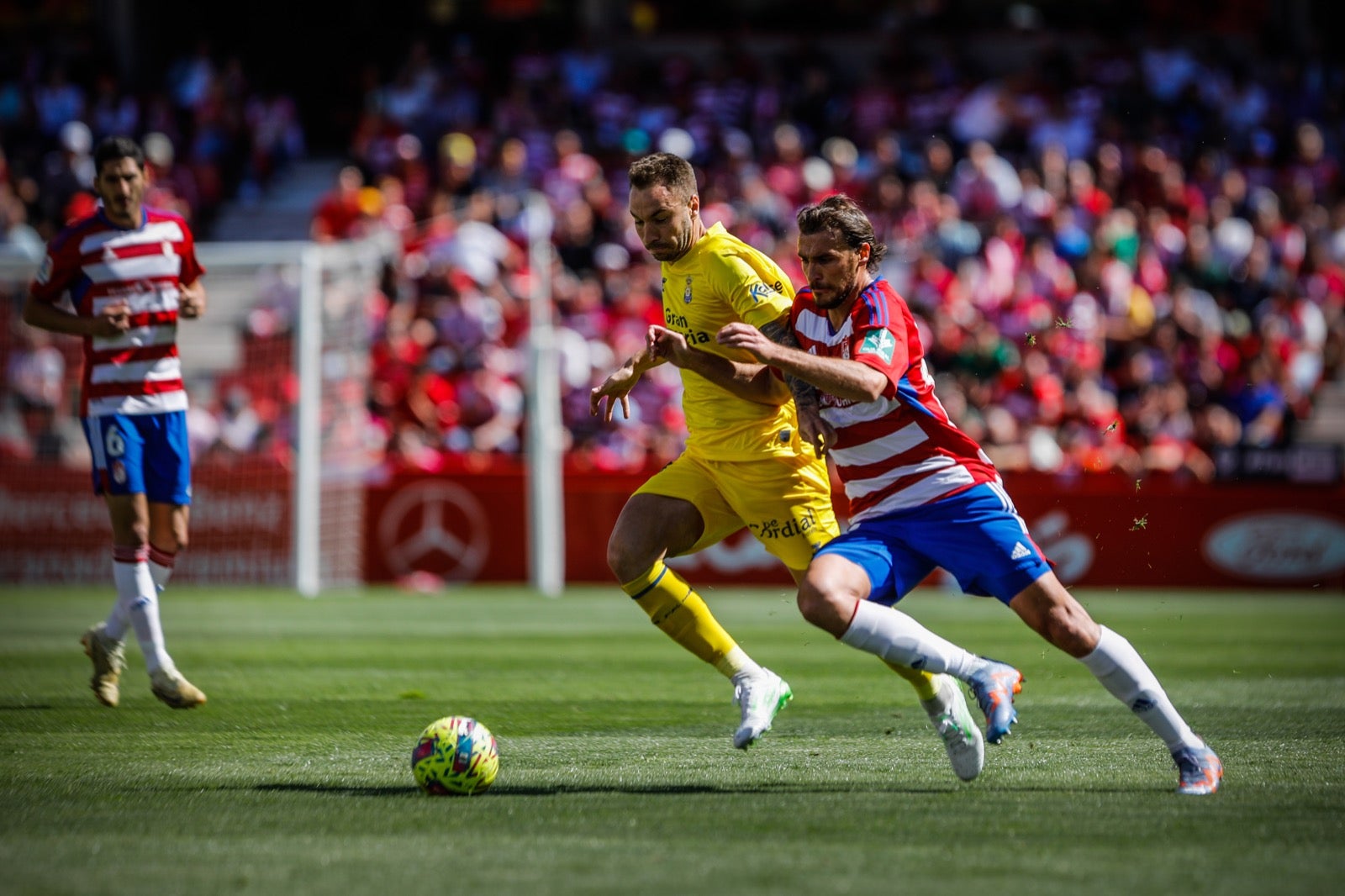 El triunfo del Granada ante Las Palmas, a ras de césped