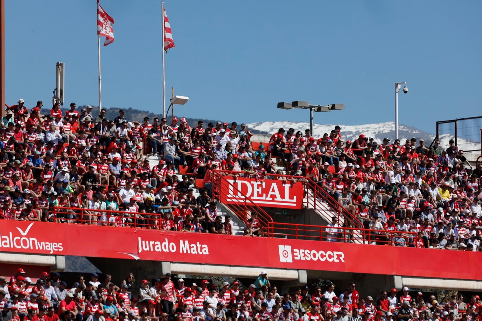 Encuéntrate en Los Cármenes en el Granada-Las Palmas