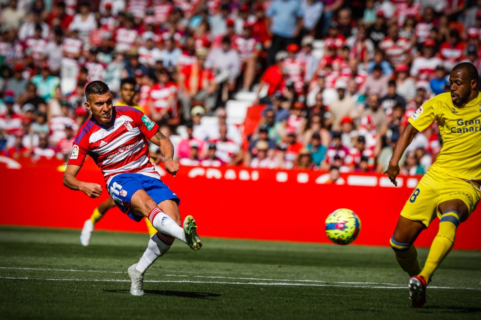 El triunfo del Granada ante Las Palmas, a ras de césped