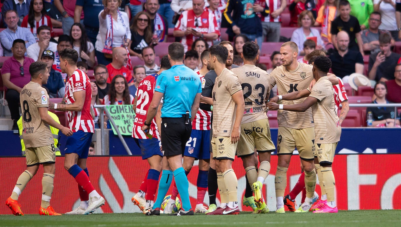 Las mejores imágenes del duelo entre Atlético y Almería