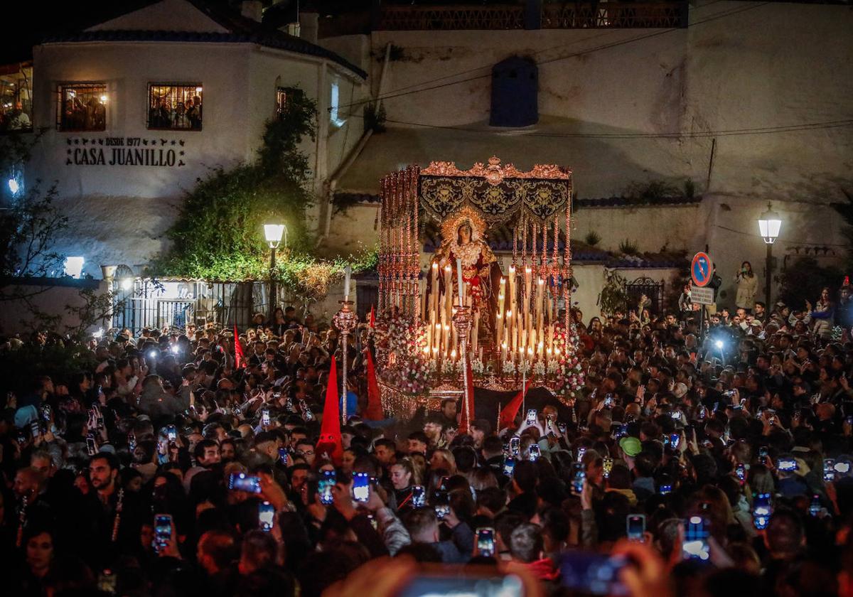 Los Gitanos por el Sacromonte esta Semana Santa.