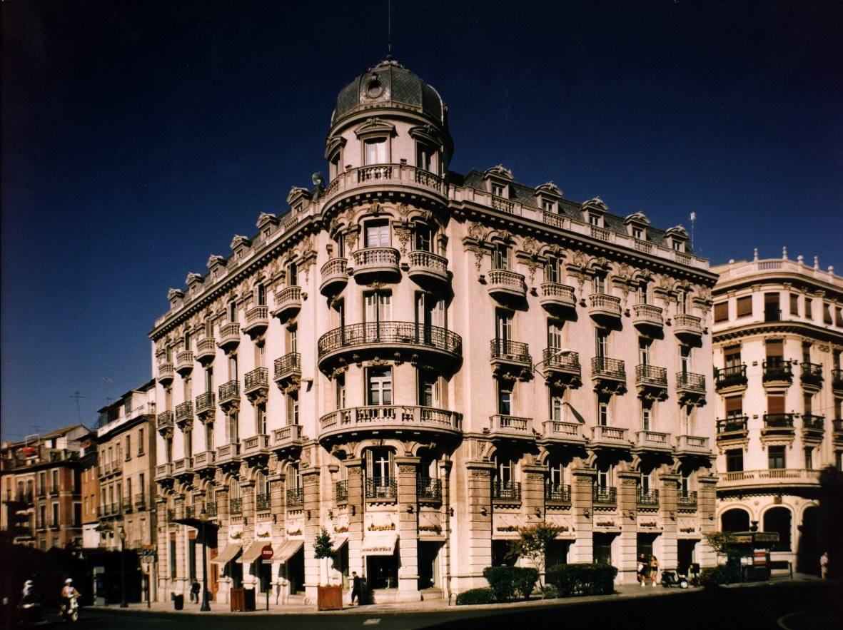 El edificio en los años noventa, cuando pertenecía a la General