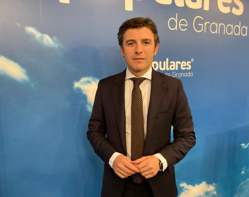 El secretario general del PP de Granada, Jorge Saavedra.