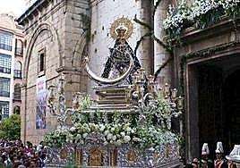 La Virgen de la Capilla a su salida de San Ildefonso.