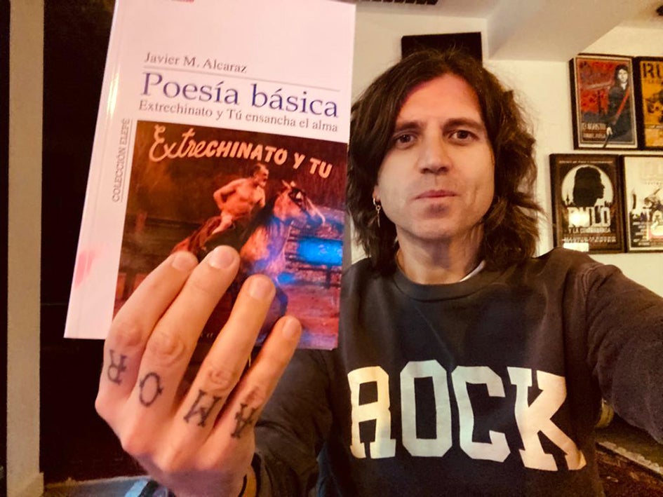 Imagen secundaria 1 - Rulo, Marea y Estopa ya han mostrado su apoyo al libro.