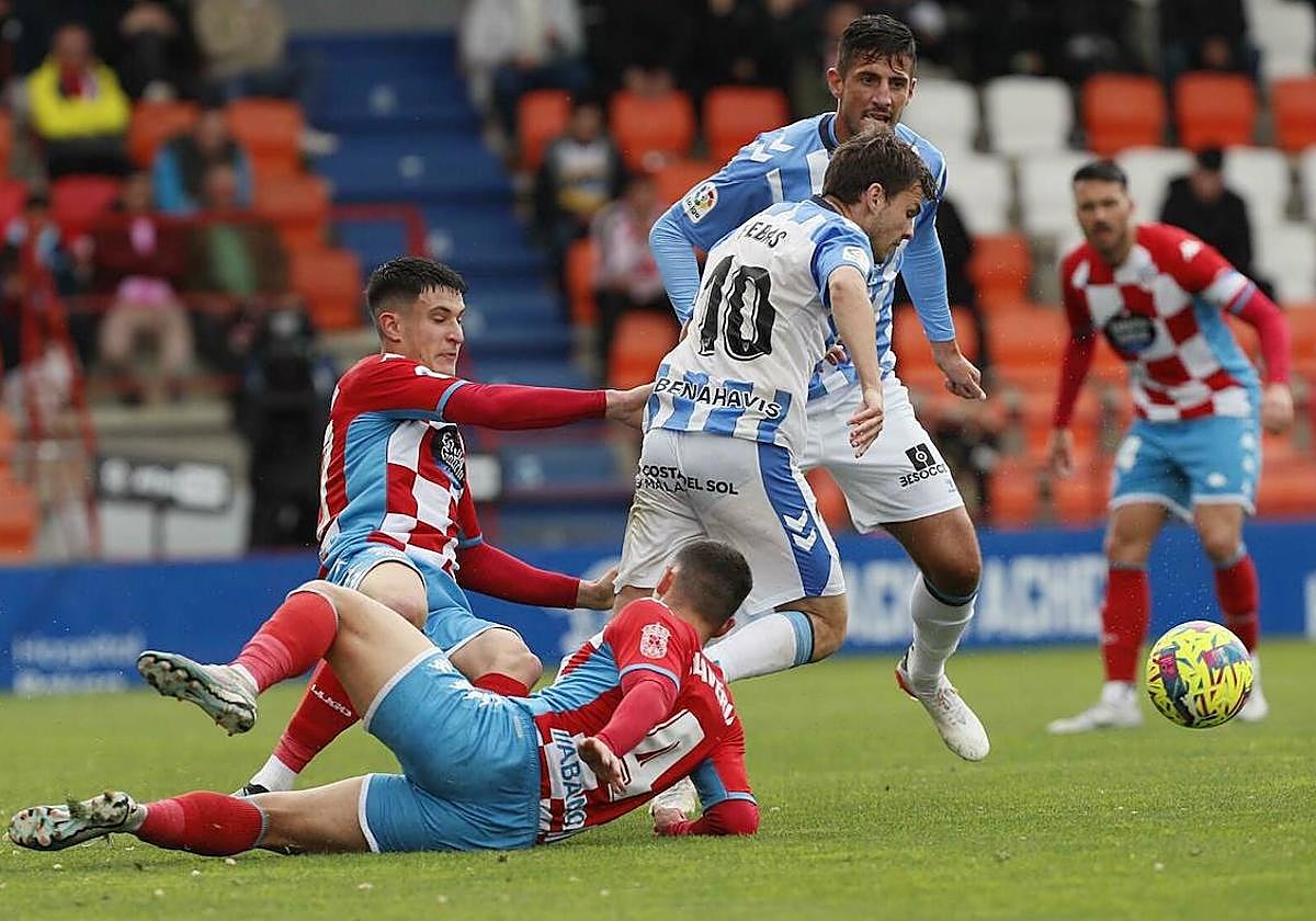 Instante del partido entre el Lugo y el Málaga el pasado domingo.