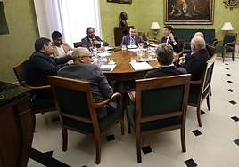 Reunión del pacto de los Mártires celebrada este martes en el Ayuntamiento.