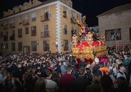 Nuestro Padre Jesús El Abuelo al inicio de su procesión este Jueves Santo.