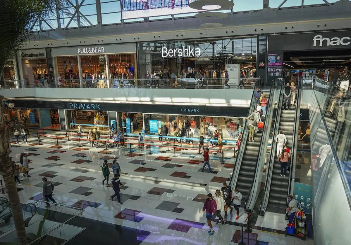 Supermercados En Granada: Horario De Los Centros Comerciales Y ...