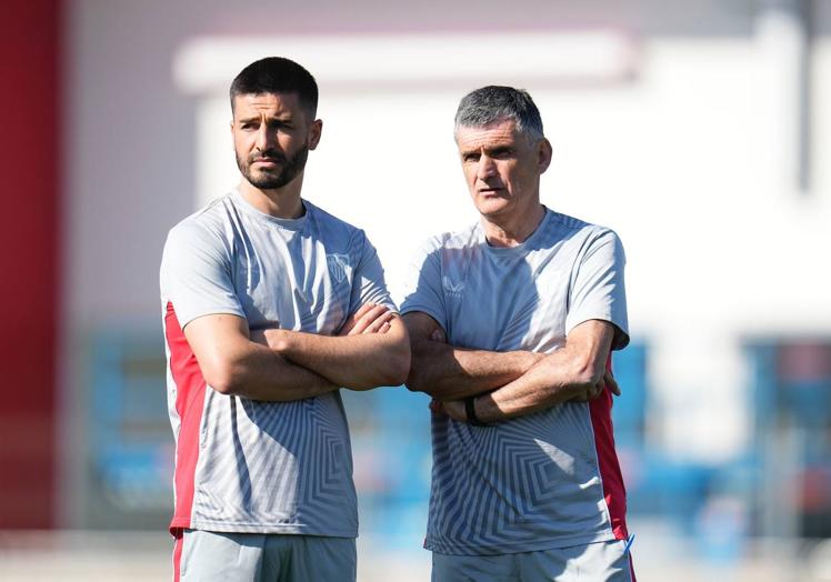 Fran Rico, junto a José Luis Mendilibar en un entrenamiento.