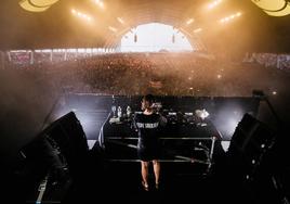 Nina Kraviz durante una de sus actuaciones en el 'carpazo' de Dreambeach.