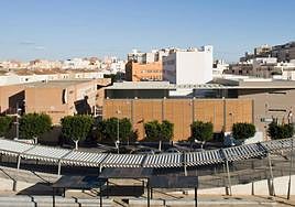 Imagen exterior del IES 'Alhamilla' de la capital.