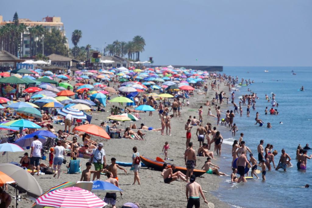 Las Cruces llenan la Costa de Granada