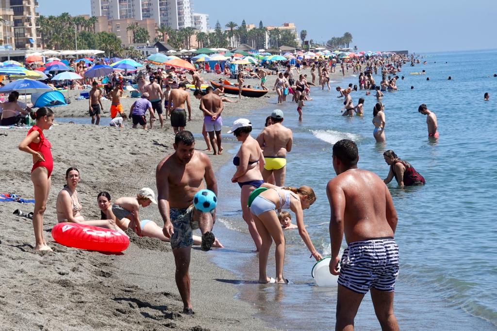 Las Cruces llenan la Costa de Granada