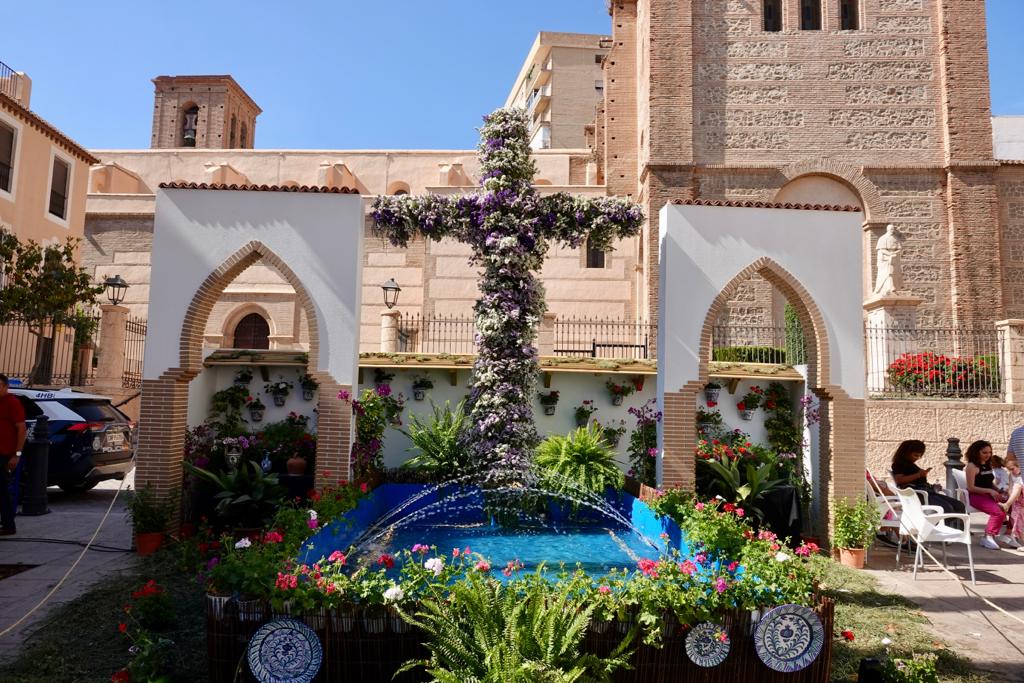 Las Cruces llenan la Costa de Granada