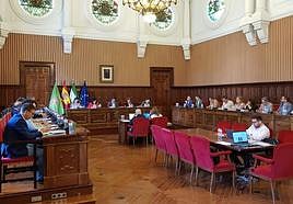 Imagen del pleno ordinario de la Diputación provincial correspondiente a abril.