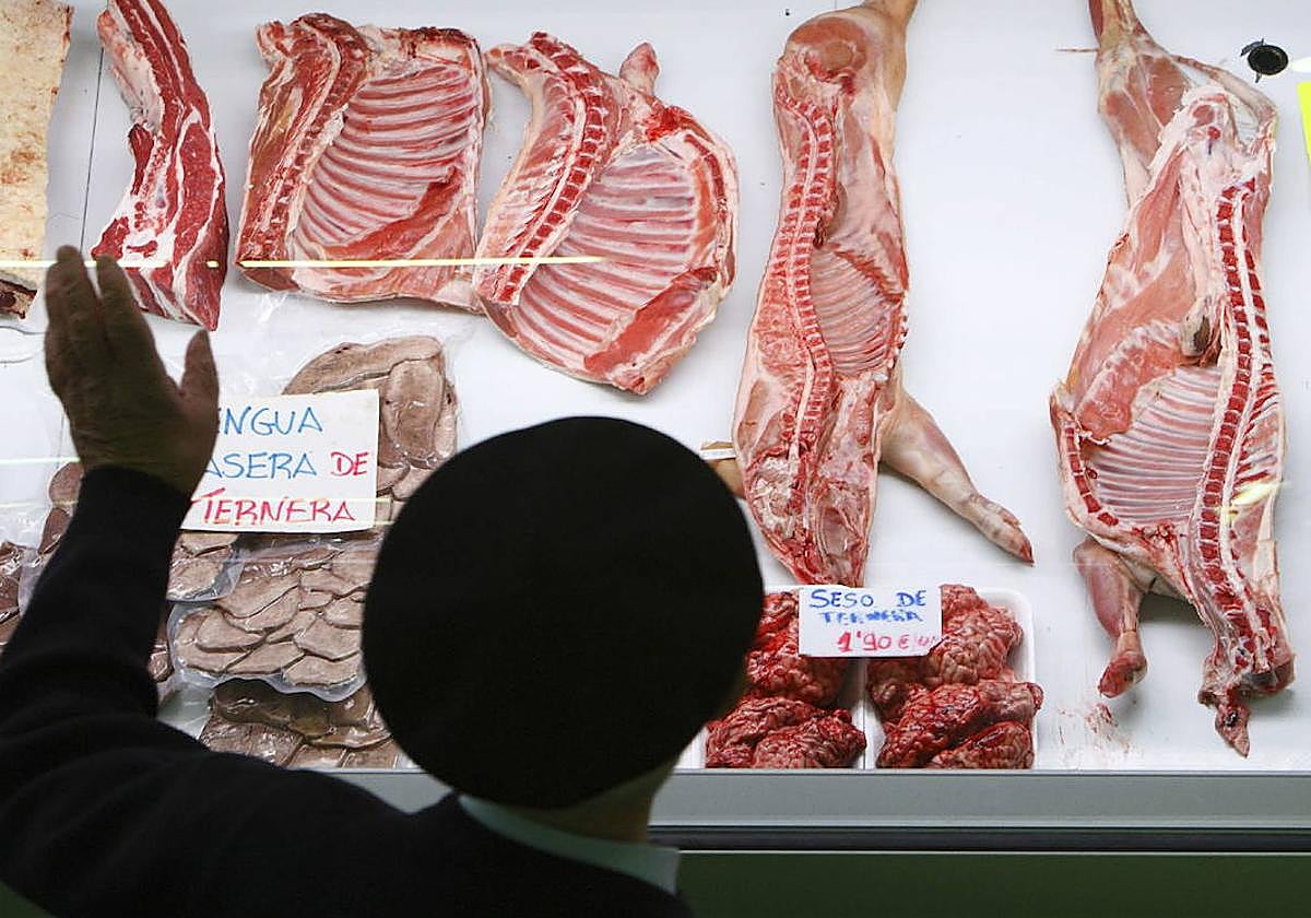 Un error en el BOE provoca «malestar y desasosiego» en los trabajadores del sector cárnico.