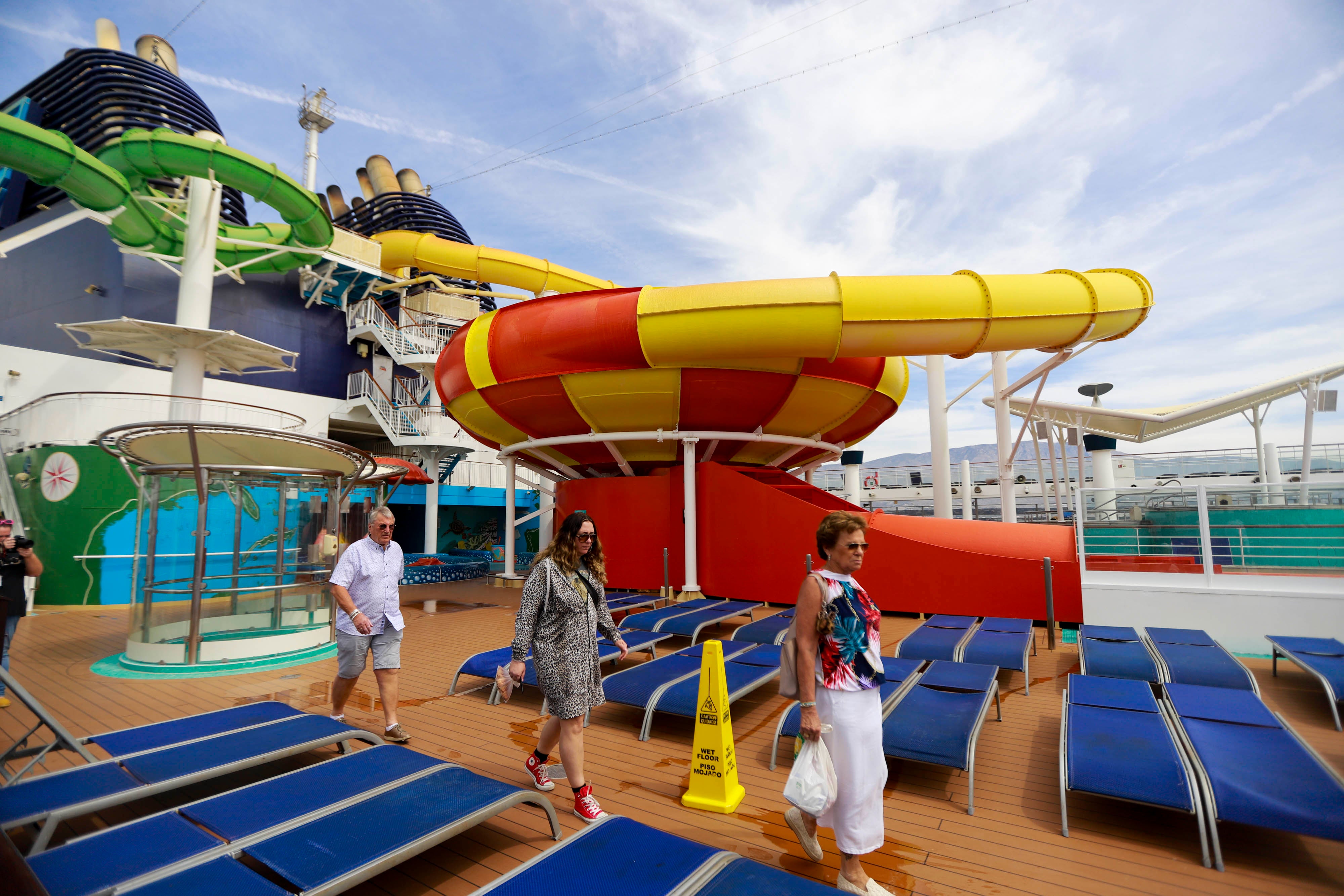 Las imágenes del crucero más grande atracado nunca en Motril