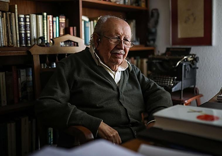 El poeta Rafael Guillén, en su última entrevista para IDEAL, en 2019.