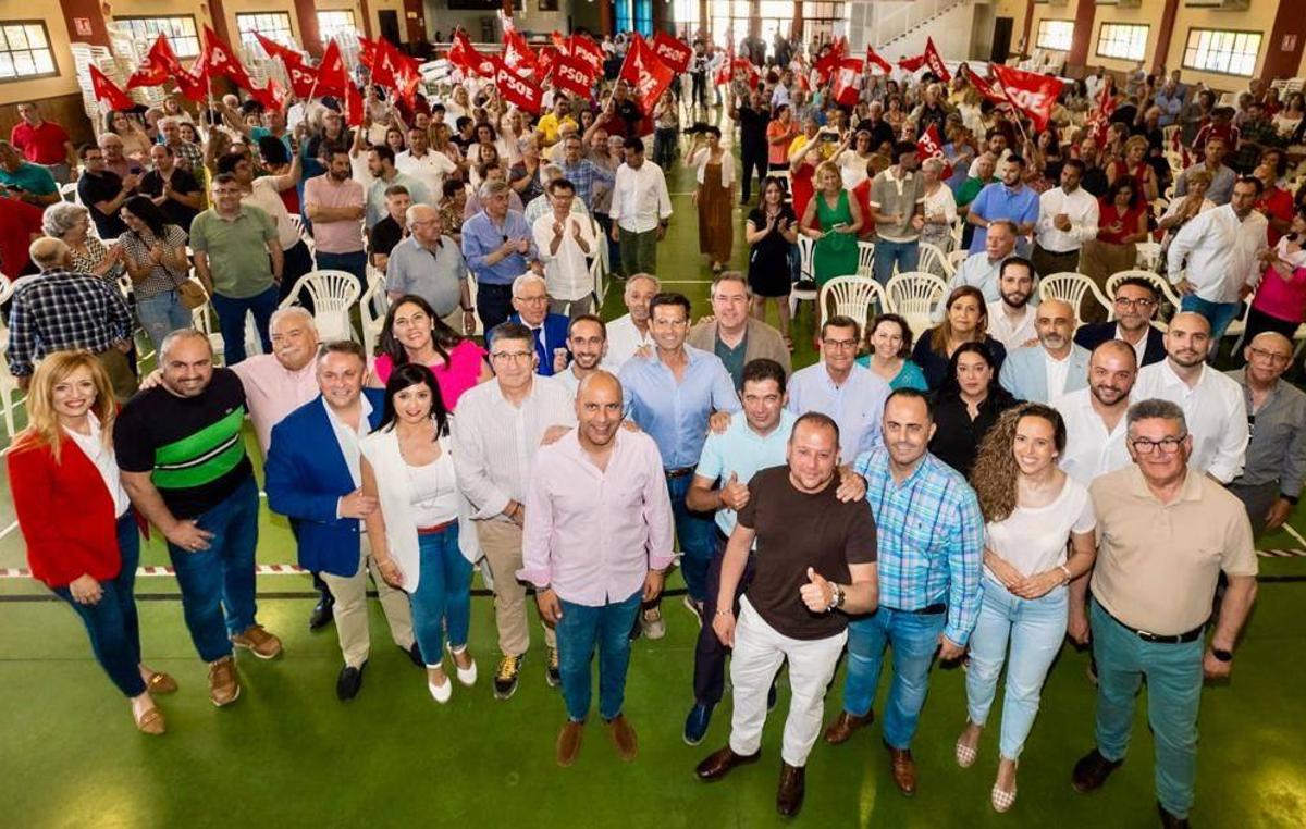 Patxi López critica en Granada que Moreno «derive a la gente a la sanidad privada»