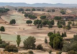 El campo de golf Santa Clara de Otura, cerrado desde el pasado mes de noviembre.