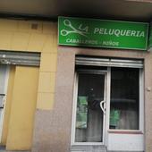 Un hombre herido tras el incendio en una peluquería en pleno centro de Granada