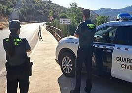 Dos detenidos por arrastrar a una anciana varios metros para robarle el bolso
