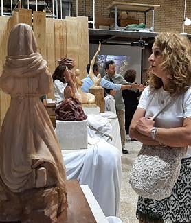 Imagen secundaria 2 - Los sones de la Noche en Blanco inundan de color y tradición olivarera la capital