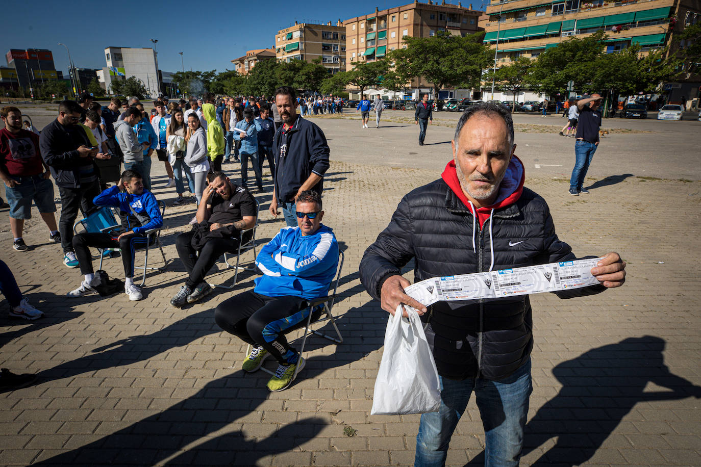 Las colas para comprar las &#039;entradas del ascenso&#039;