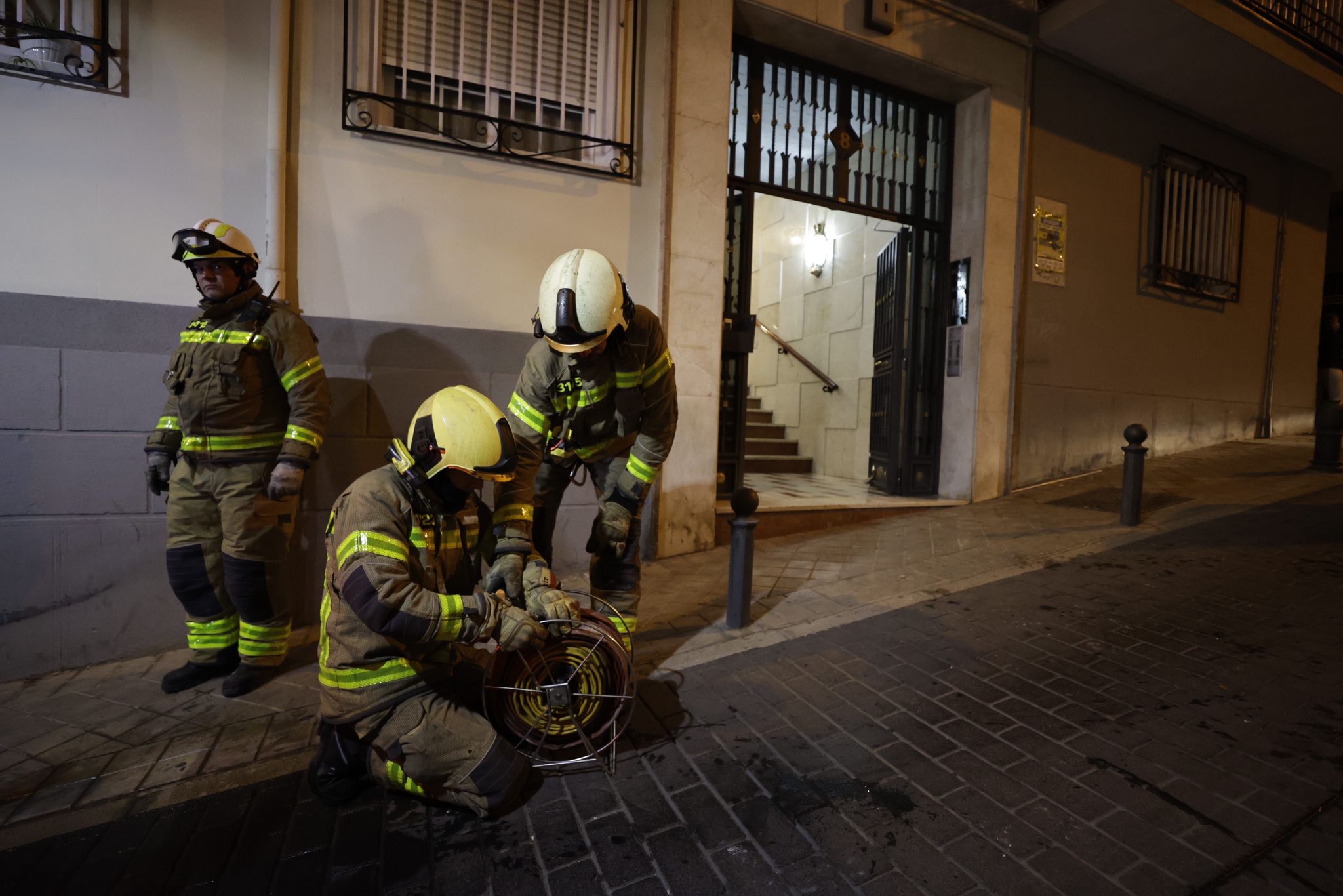 Las imágenes del incendio del Realejo con desalojados