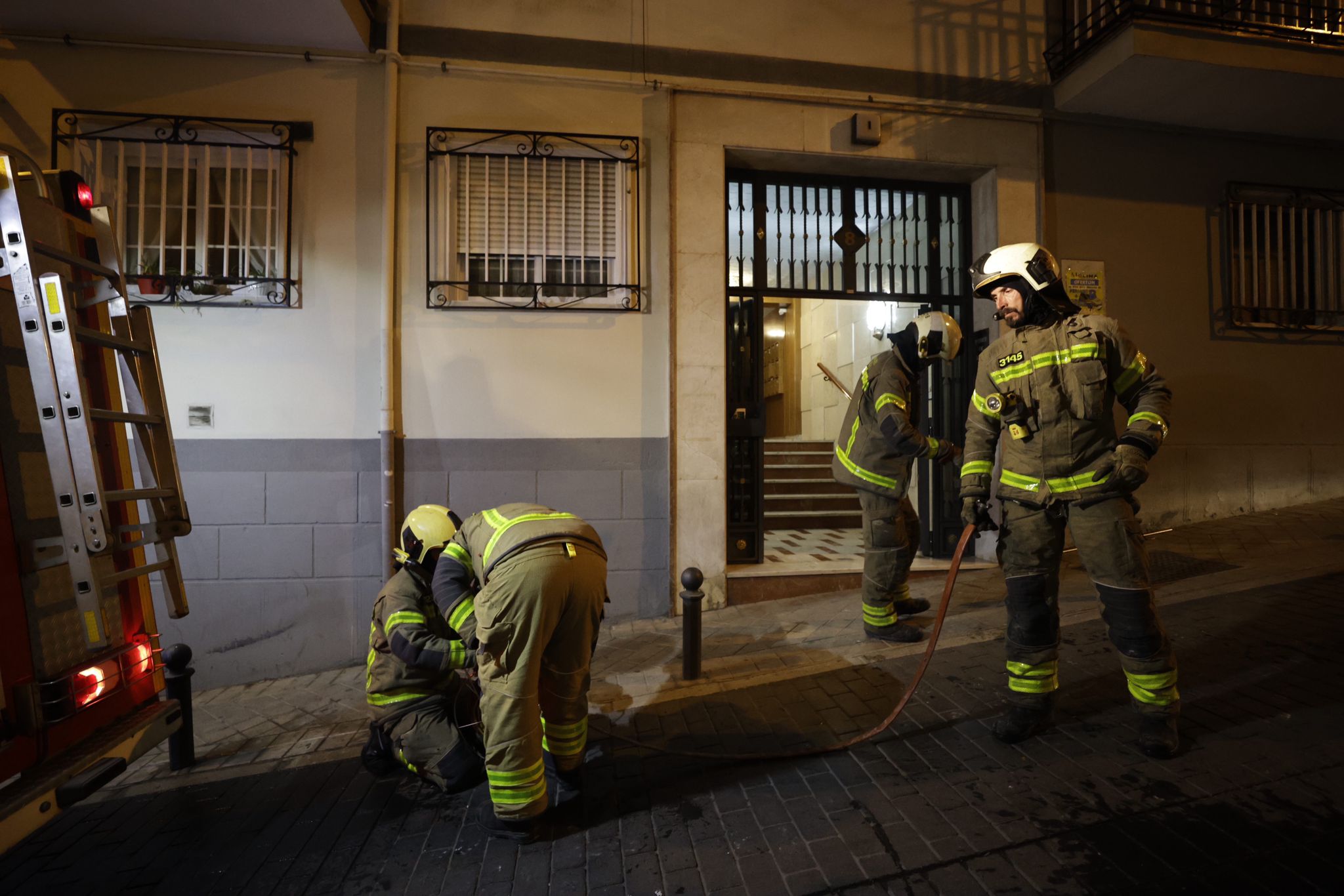 Las imágenes del incendio del Realejo con desalojados