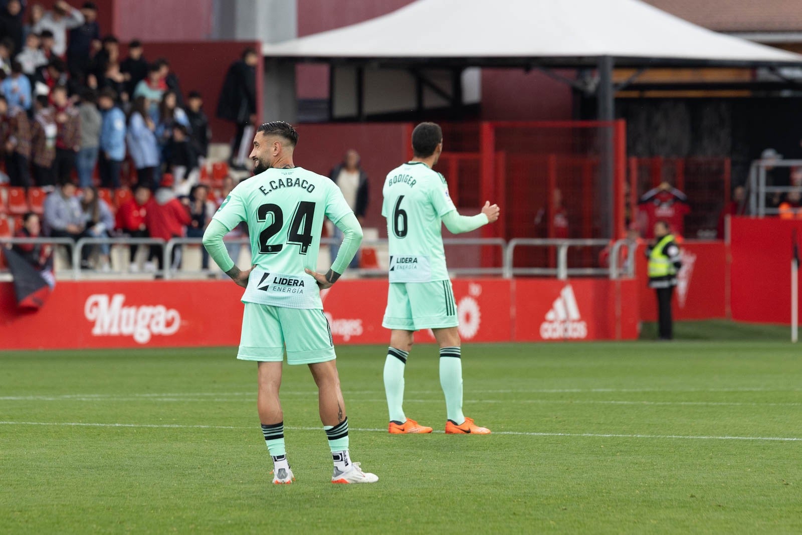 El partido entre Granada y Mirandés a pie de campo