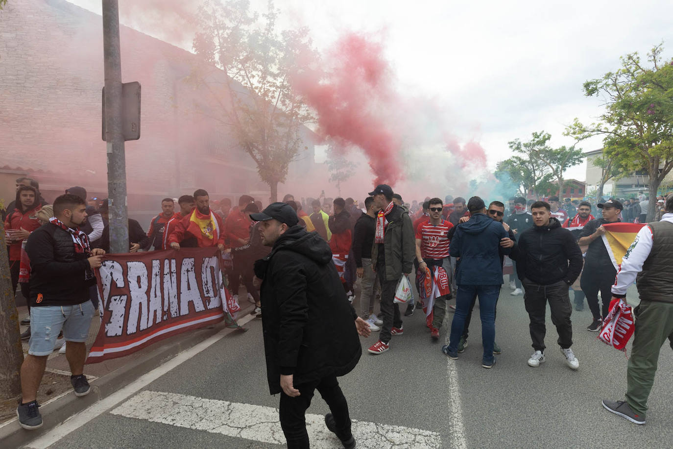 Las fotos de la afición del Granada en Miranda
