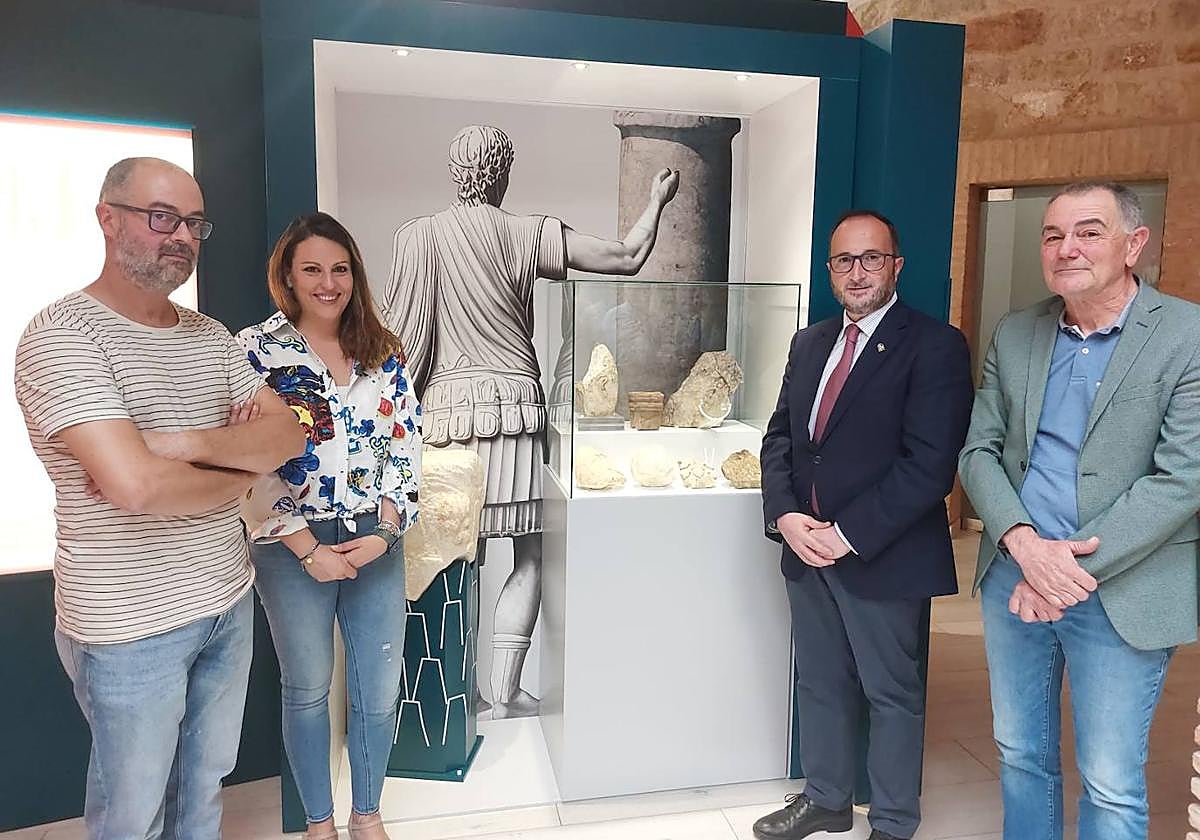 Francisco Arias, Raquel Ortiz, José Ayala y Marcelo Castro, en la inauguración de la exposición en el museo.