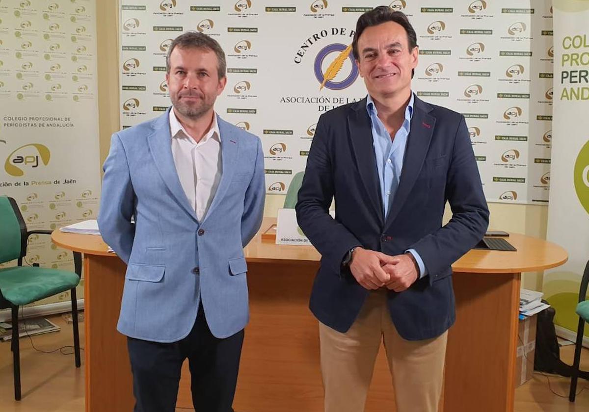 Julio Millán (PSOE) y Agustín González (PP), en el Centro de Prensa.