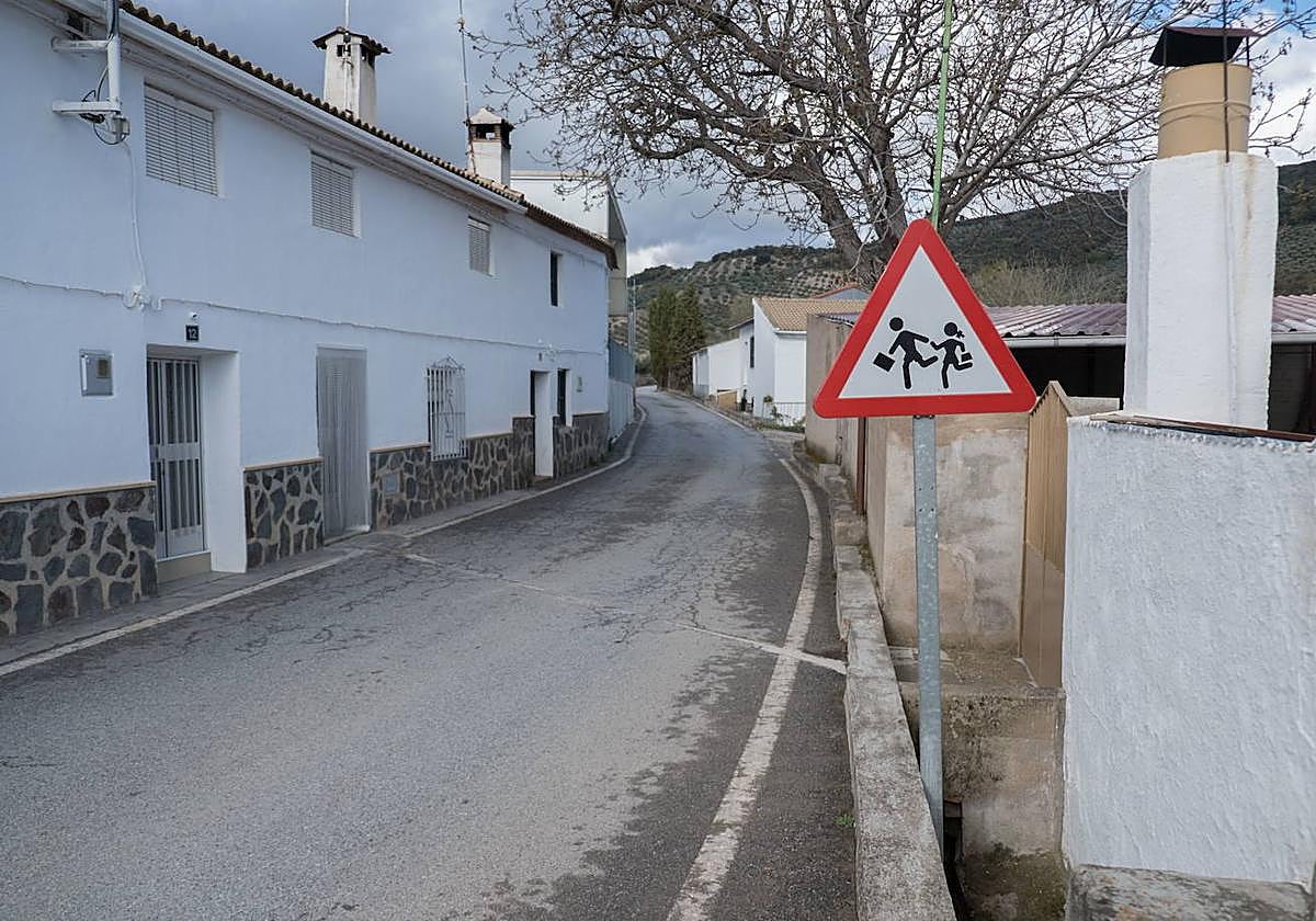 Calle vacía en un municipio de la provincia granadina.
