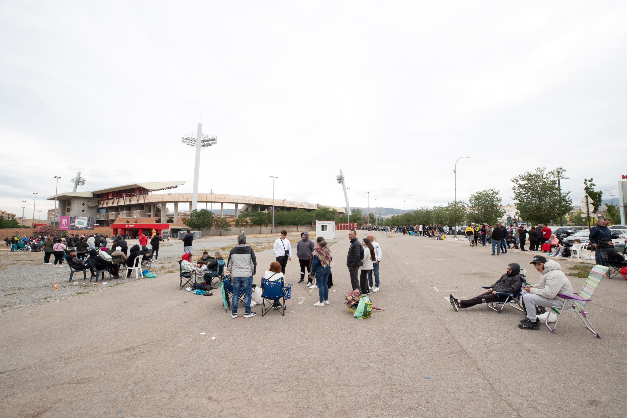 Encuéntrate en las colas de Los Cármenes