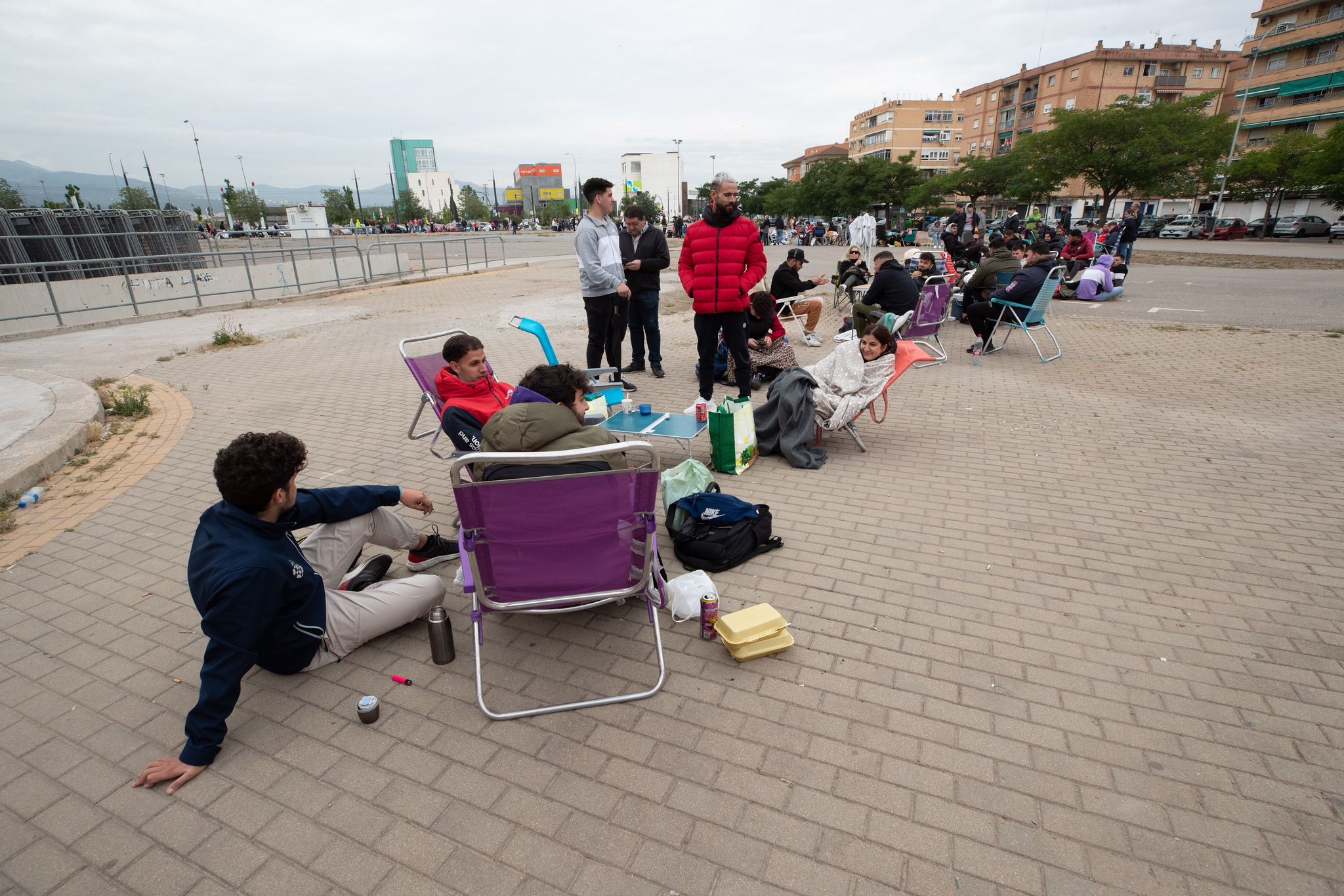 Encuéntrate en las colas de Los Cármenes