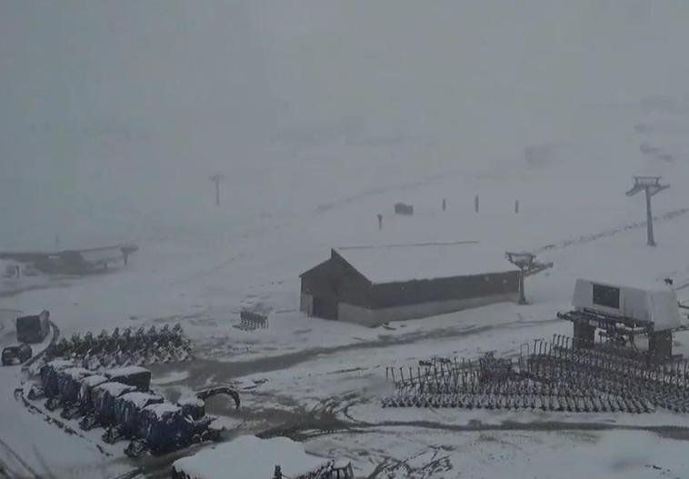 La estación de Sierra Nevada este lunes.