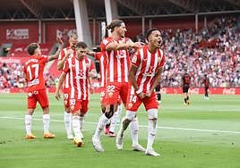 Vinicius celebra uno de los tres goles ante el Mallorca.