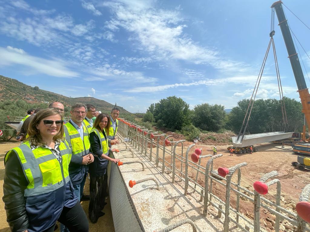 Rocío Díaz y Miguel Contreras, entre los responsables que han visitado las obras de conexión.