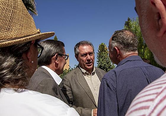 Juan Espadas, en su visita a Láchar este jueves