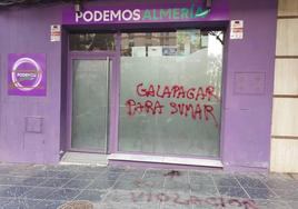 Pintadas en la sede de Podemos