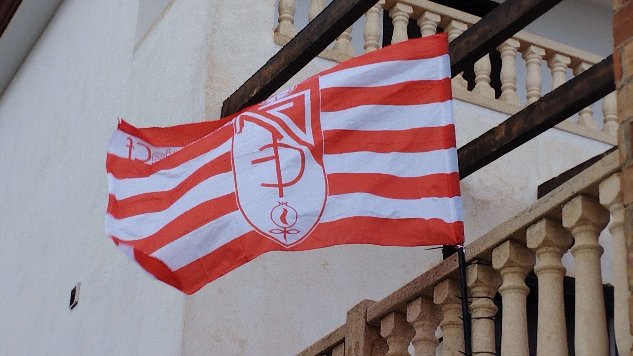 Granada saca sus banderas rumbo a Primera