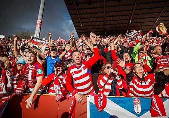 La afición granadina en un partido contra el Albacete en esta temporada.