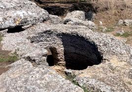 Durante la ruta se visitan dos necrópolis, una visigoda y otra del neolítico.