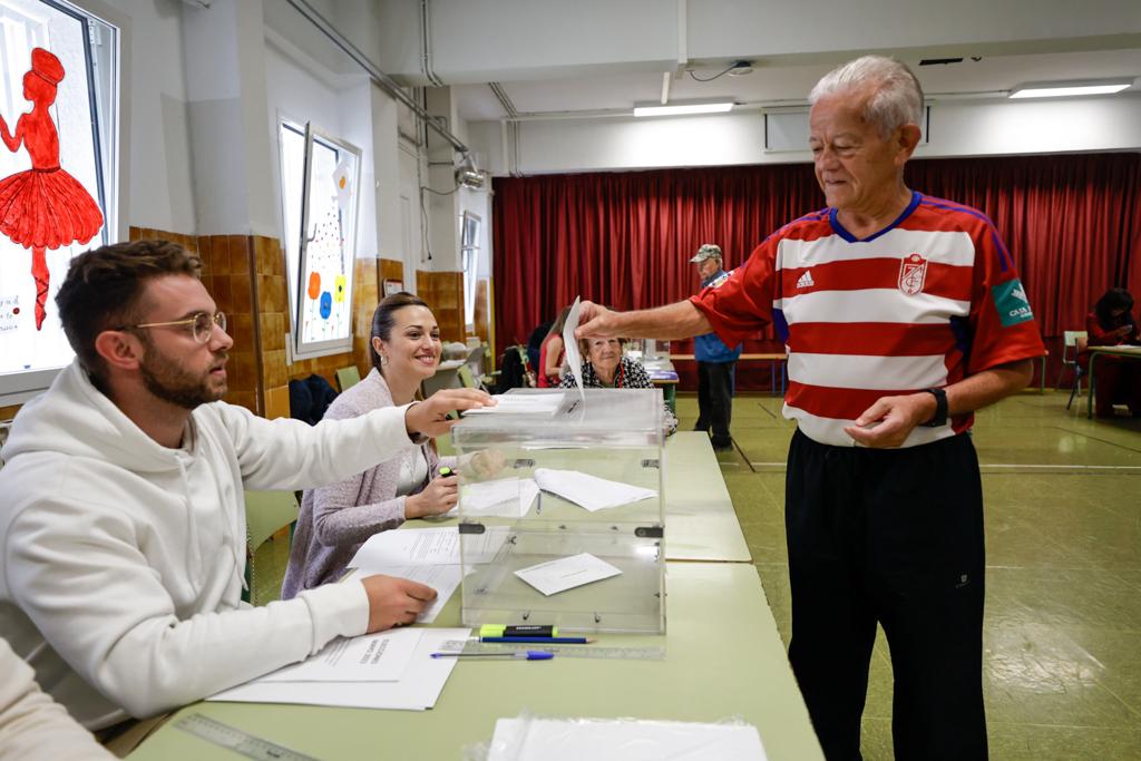 Así está siendo la jornada electoral en Granada