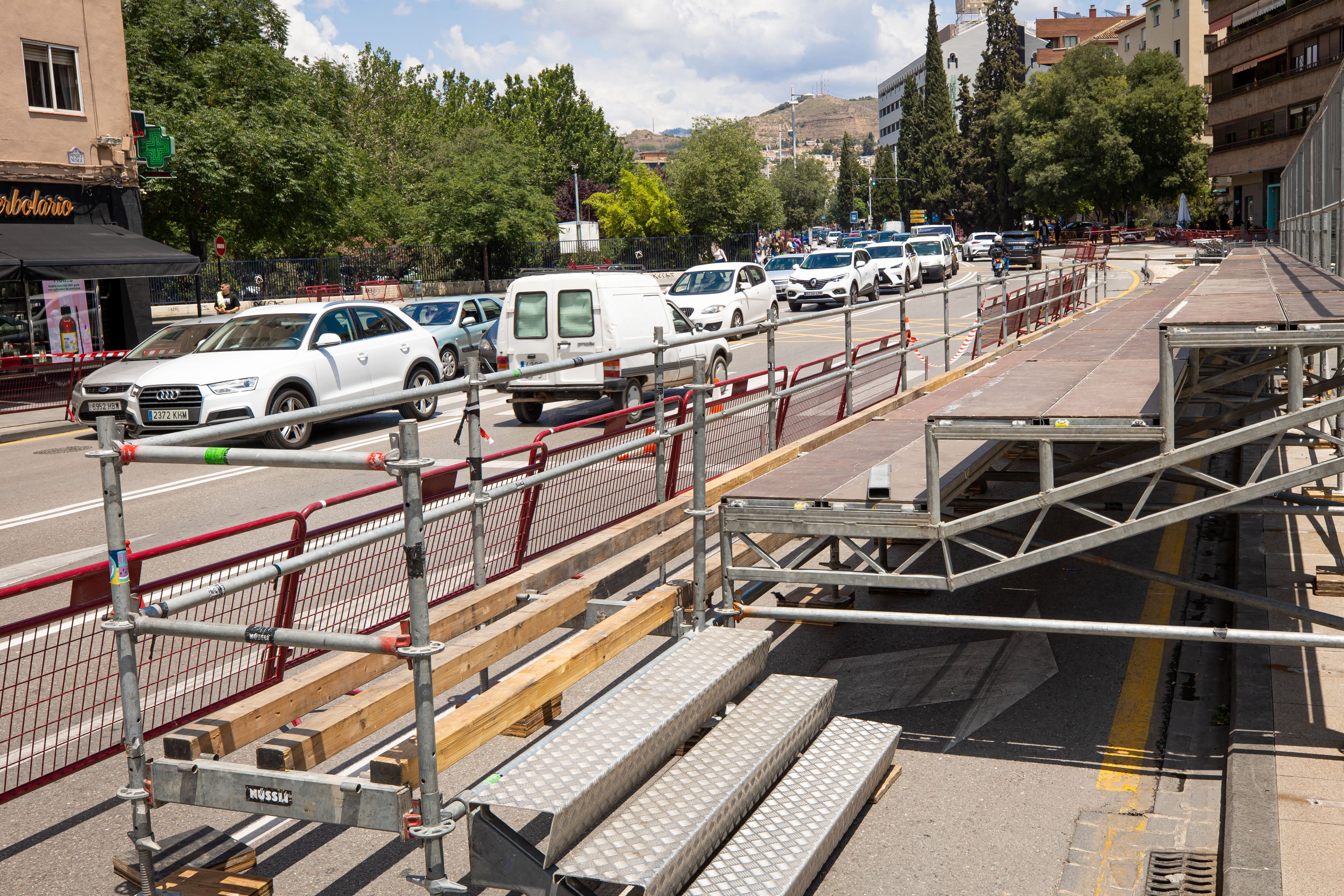 Granada se prepara para el desfile de las Fuerzas Armadas