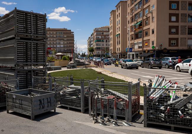 Granada se prepara para el desfile de las Fuerzas Armadas.